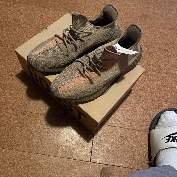 Addias - Picture 3 of 3